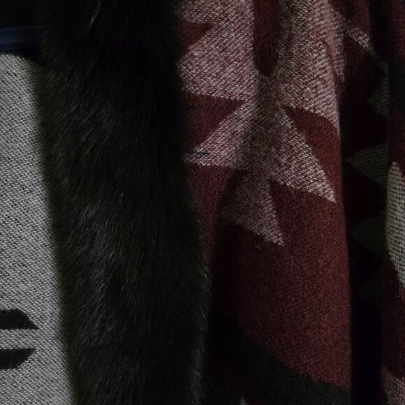 Mitchie's Genuine Fur Wool Cashmere Blend Southwestern Pattern Wrap One Size - Picture 4 of 6